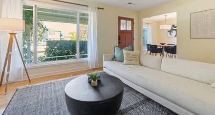 Marbella Lane - Modern and Sleek Home in Redwood