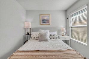 House (3 Bedrooms) | Interior - Marbella Lane - Polished 3BR Home in Austin TX (Austin)