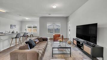 House (3 Bedrooms) | Front of property