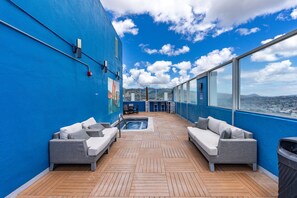 Interior - Newly Innovated Oceanview Beach Condo Sauna Pool (Honolulu)