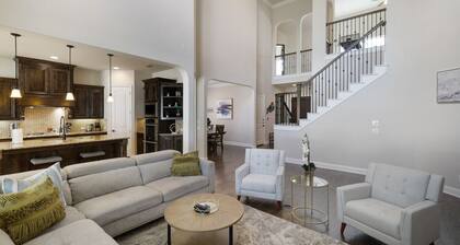 5B Luxe Frisco Retreat With Private Cinema & Yard