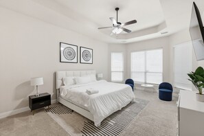 House (5 Bedrooms) | Interior - 5B Luxe Frisco Retreat With Private Cinema & Yard (Frisco)