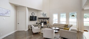 5B Luxe Frisco Retreat With Private Cinema & Yard