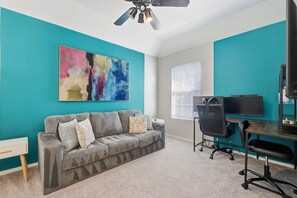 Interior - Luxe 3B 5B Cozy, Spacious Home, 5-star Stay in Frisco (Frisco)