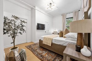 Interior - 2BR 2BA in Historic Brownstone Near Subway (New York)