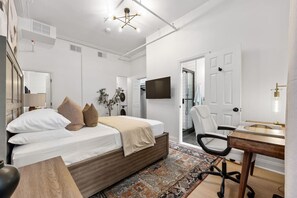 Interior - 2BR 2BA in Historic Brownstone Near Subway (New York)