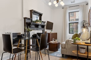 Interior - 3 Bedroom Brownstone Near Subway & Columbia Uni (New York)