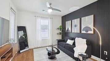 Apartment (2 Bedrooms) | Front of property