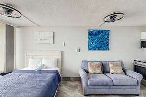 Interior - Pirates Cove 327 - Salt Air Cove (Daytona Beach Shores)