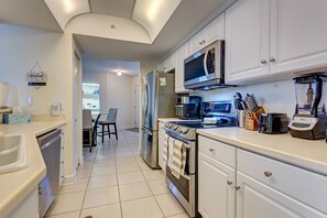Interior - Dimucci Twin Towers 404 - Ocean Oasis (Daytona Beach Shores)
