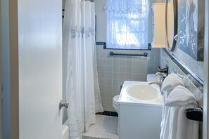 Interior - Pearl Cottage (Holly Hill)