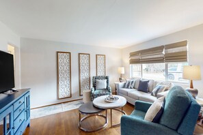 Interior - Pearl Cottage (Holly Hill)