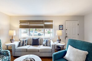 Interior - Pearl Cottage (Holly Hill)