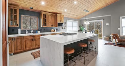 Spacious Park City Retreat With a Private Hot Tub