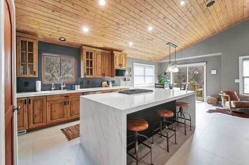 Spacious Park City Retreat With a Private Hot Tub