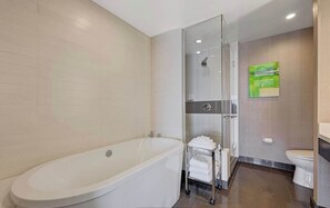Interior - Luxe Vdara High-floor Panoramic Strip Views Sphere Views 22032 (Las Vegas)