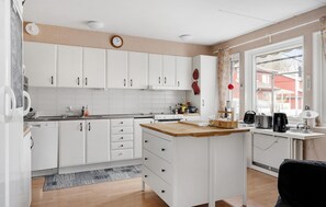 Réfrigérateur, four, plaque de cuisson, lave-vaisselle