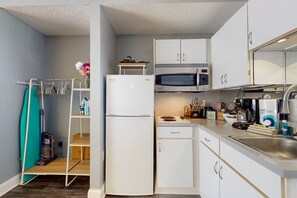 Interior - Ocean Jewels Club 124 - Ocean Breeze Retreat (Daytona Beach)