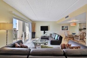 Interior - Twenty-six Twenty-six 406 - Bright Delight (Daytona Beach)