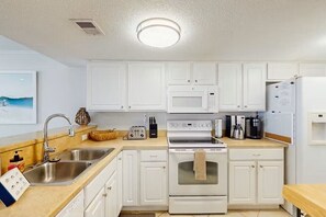 Interior - Point East 302 -just Beachy (New Smyrna Beach)