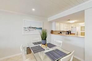 Interior - Point East 302 -just Beachy (New Smyrna Beach)