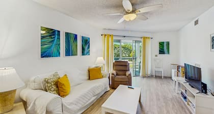 Sea Woods Condo 131 - Coastal Hide Away
