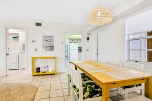 Interior - Sea Woods Condo 131 - Coastal Hide Away (New Smyrna Beach)