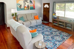 Front of property - River Cottage (Edgewater)