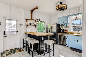 Interior - River Cottage (Edgewater)