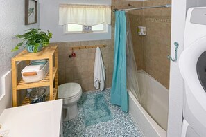 Interior - River Cottage (Edgewater)