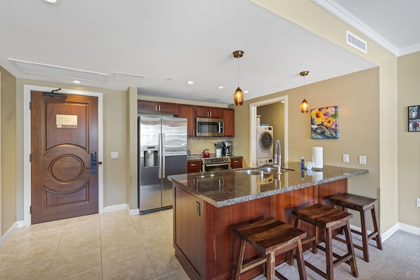 Interior - Honua Kai Konea 505 (Kaanapali)