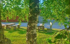 Outdoor dining - 2 bedroom beautiful home in Sandhem (Sandhem)