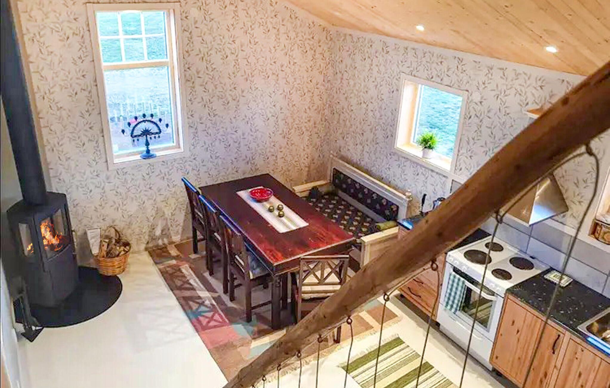 ثلاجة، موقد طهي مسطح، ماكينة لصنع القهوة/الشاي