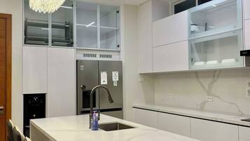 Microwave, oven, stovetop, dishwasher