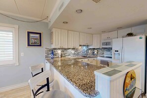 Fridge, microwave, oven, stovetop - Sunny Beach Front Condo w/Beach Access, Private patio, W/D, AC & full kitchen (Ocean City)
