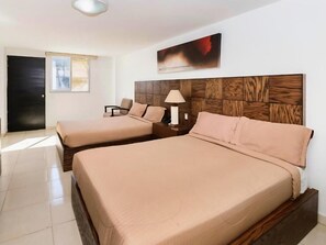 Desk, laptop workspace, free WiFi - Hotel JM Celaya (Celaya)
