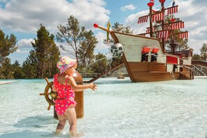 Children’s area - Holiday Home with Terrace (Tar/Poreč)