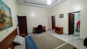 4 habitaciones, tabla de planchar con plancha y wifi 