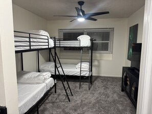 Fer et planche à repasser, Wi-Fi, draps fournis