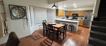 Serene 3-bedroom townhome in welcoming Evanston perfect for relaxing.