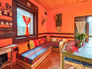 TV - Holiday home near the water with air conditioning and Wi-Fi (Zamárdi)