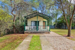 Exterior - Howlong Caravan Park (Howlong)