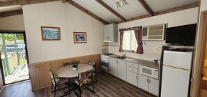 Cabaña familiar, 2 habitaciones, Se admiten mascotas | Cocina privada