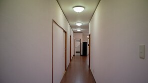 Interior - A single house rental inn where you can feel close to the sea and the sky. The hotel is ideal for long-term stays and family vacations, with good access to the city and the beach, and full facilities. (石垣市)