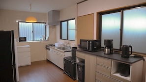 Unclassified image, 2 of 28, button - A single house rental inn where you can feel close to the sea and the sky. The hotel is ideal for long-term stays and family vacations, with good access to the city and the beach, and full facilities. (石垣市)