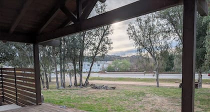 Cute Cozy 1-bedroom house w/Hot Tub