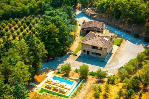 Villa La Guardiola mit 10 Betten und privatem Swimmingpool ist eine Oase der Ruhe, 2 km von Civitell