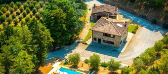 Villa with a private pool in an exceptionally panoramic location, just 2 km from Civitella in Valdic