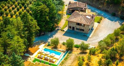 Villa La Guardiola mit 10 Betten und privatem Swimmingpool ist eine Oase der Ruhe, 2 km von Civitell