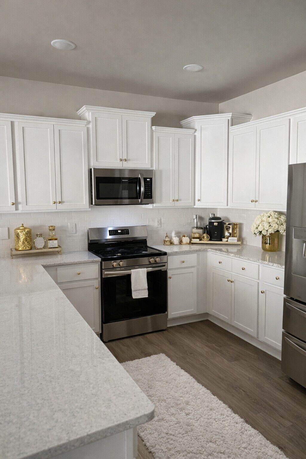 Micro-ondes, four, plaque de cuisson, lave-vaisselle